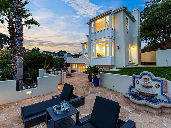 3rd image of 702 Vista Del Mar Dr