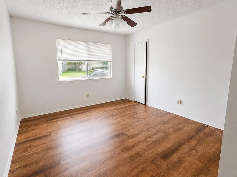 4714 Lambs Ln — Photo 5