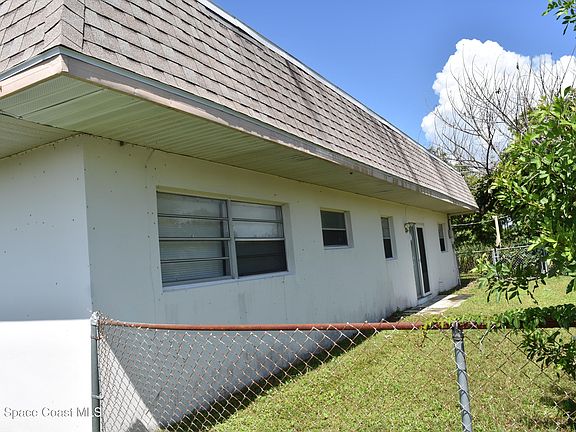 3rd image of 987 Burn Dr NE
