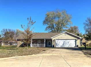 100 Katy Ct, New Franklin, MO 65274