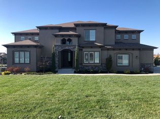 8150 N Mastern Ave, Parkville, MO 64152