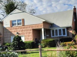 2809 Chapman Ave, Bellmore, NY 11710