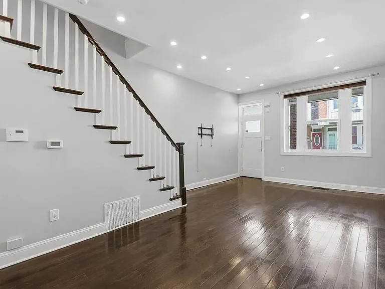 308 Roseberry St — Photo 4
