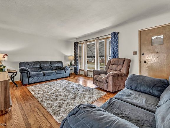 5th image of 29410 Shaker Dr