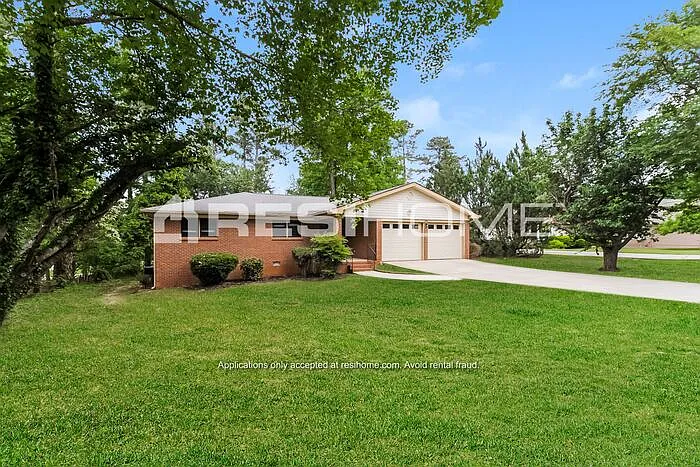 3 bed, 2.0 bath, 1434 sqft, $1,775 — Photo 2