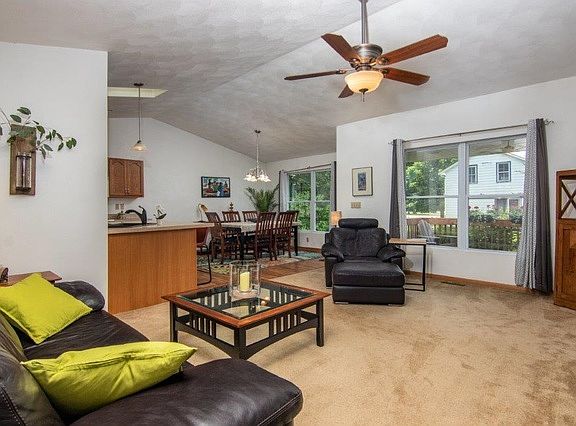 4th image of 718 Aspland Ct #0