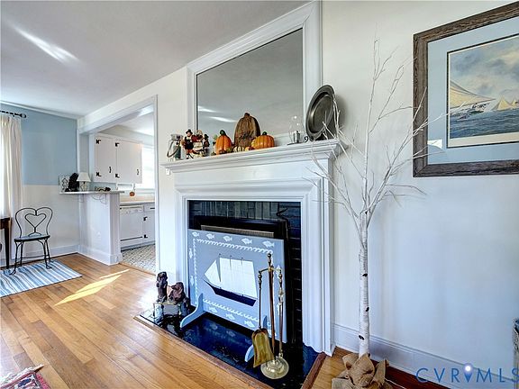 5th image of 2832 Weymouth Dr