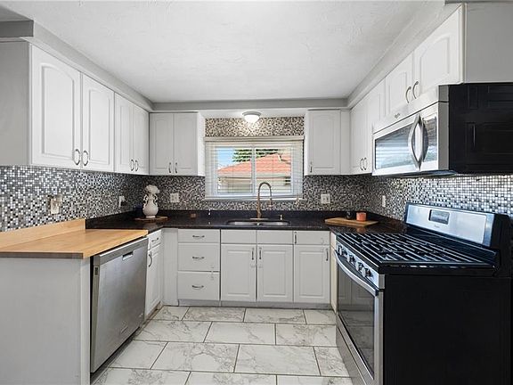 4th image of 50 Laurel Dr