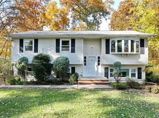 34 Medway Ave, Congers, NY 10920