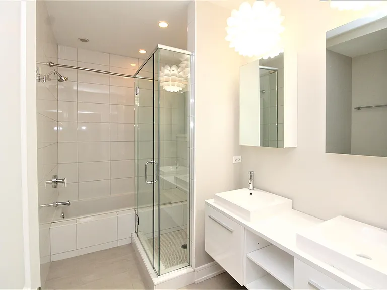 2408 W Cortland St #1W — Photo 16