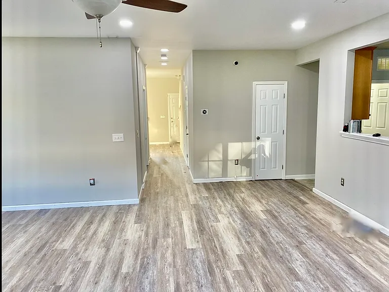 5008 Miller Dr — Photo 2