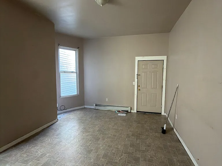 80 Auburn St #1 — Photo 3