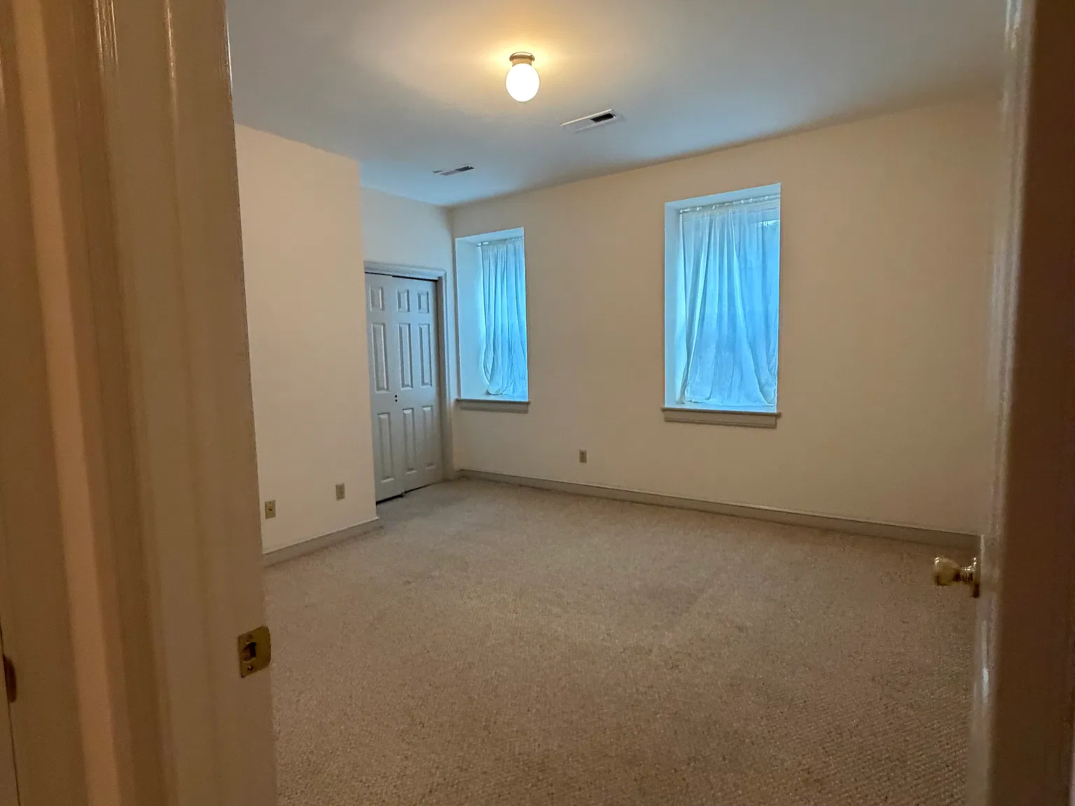 320 N Main St — Photo 3