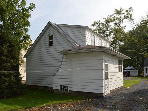 4th image of 442 Adelaide Pl