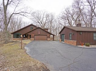 S87W28329 Lookout Ln, Mukwonago, WI 53149
