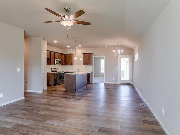 4th image of 27202 E Oak View Dr