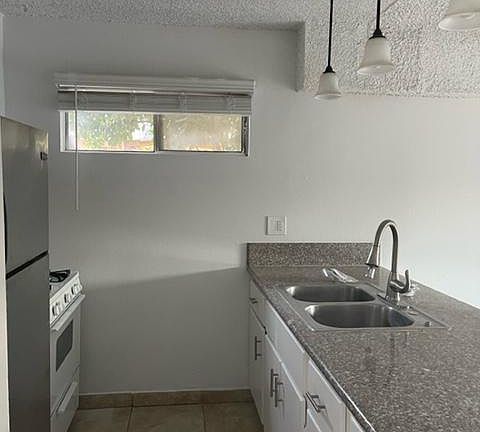 5th image of 844 Chestnut Ave #19