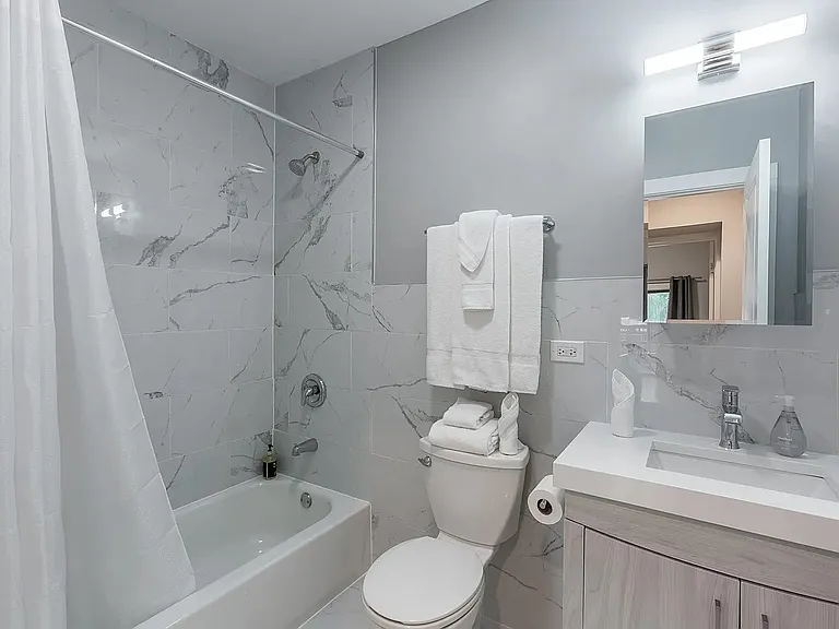 1509 N Sedgwick St #3 — Photo 8