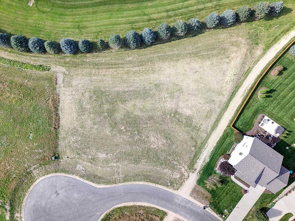 1st image of 1 Bell Vine Ct