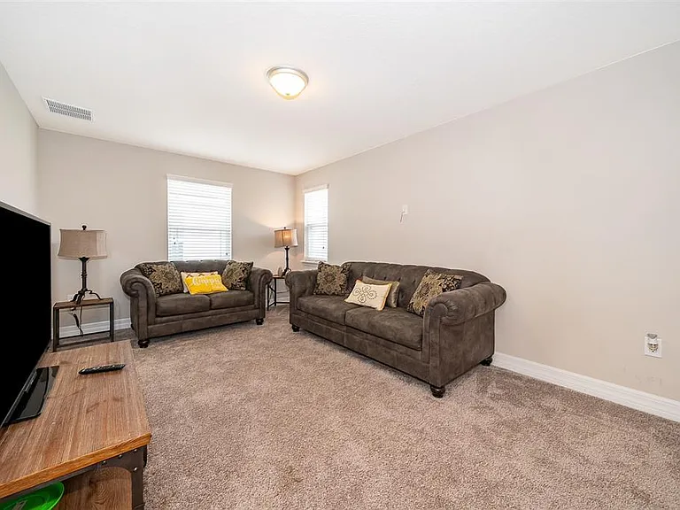 3026 Jardin St — Photo 32