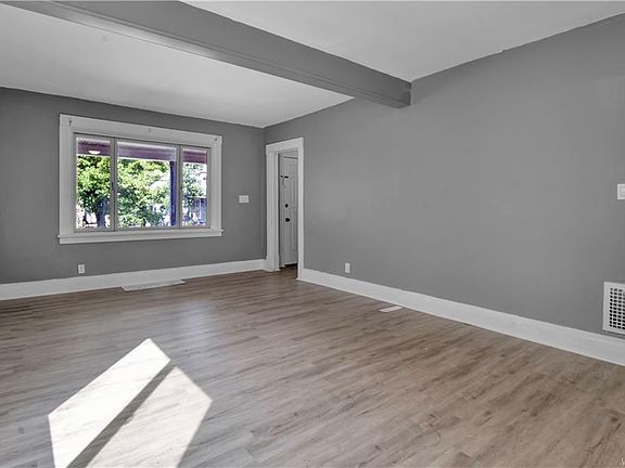 5th image of 651 Northumberland Ave