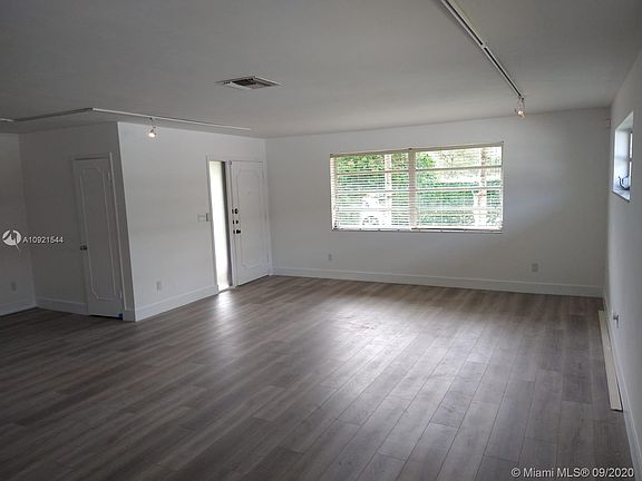 4th image of 740 Benevento Ave #740