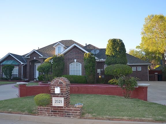2nd image of 2521 SW 121st St