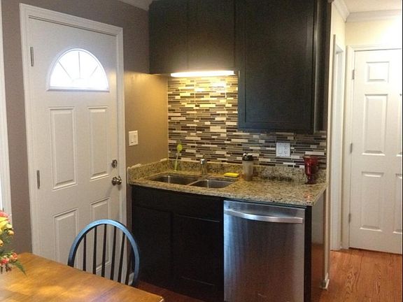 5th image of 1217 Mulford St #1