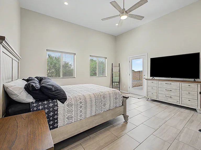 208 S Montgomery Pl — Photo 26