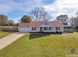 935 Justin Dr, Winder, GA 30680