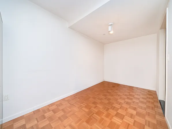 300 West 135th Street 4L image 3 of 7