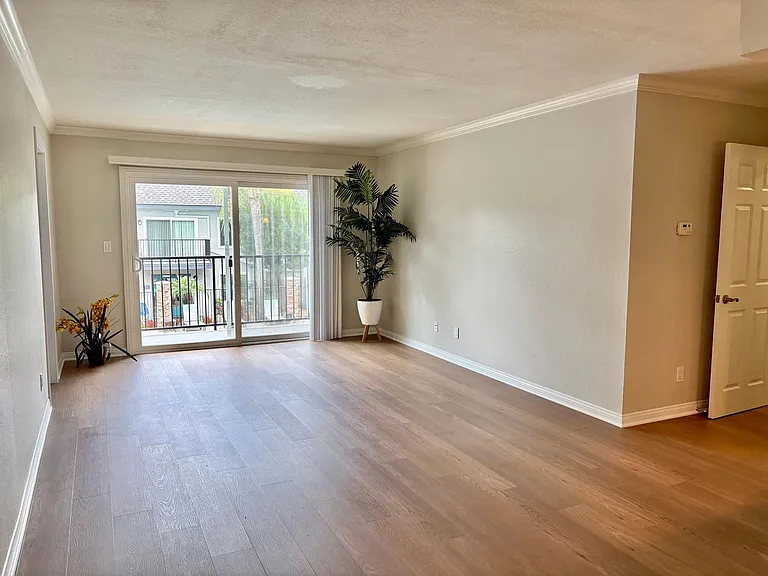 Beachwood Apartments — Photo 43