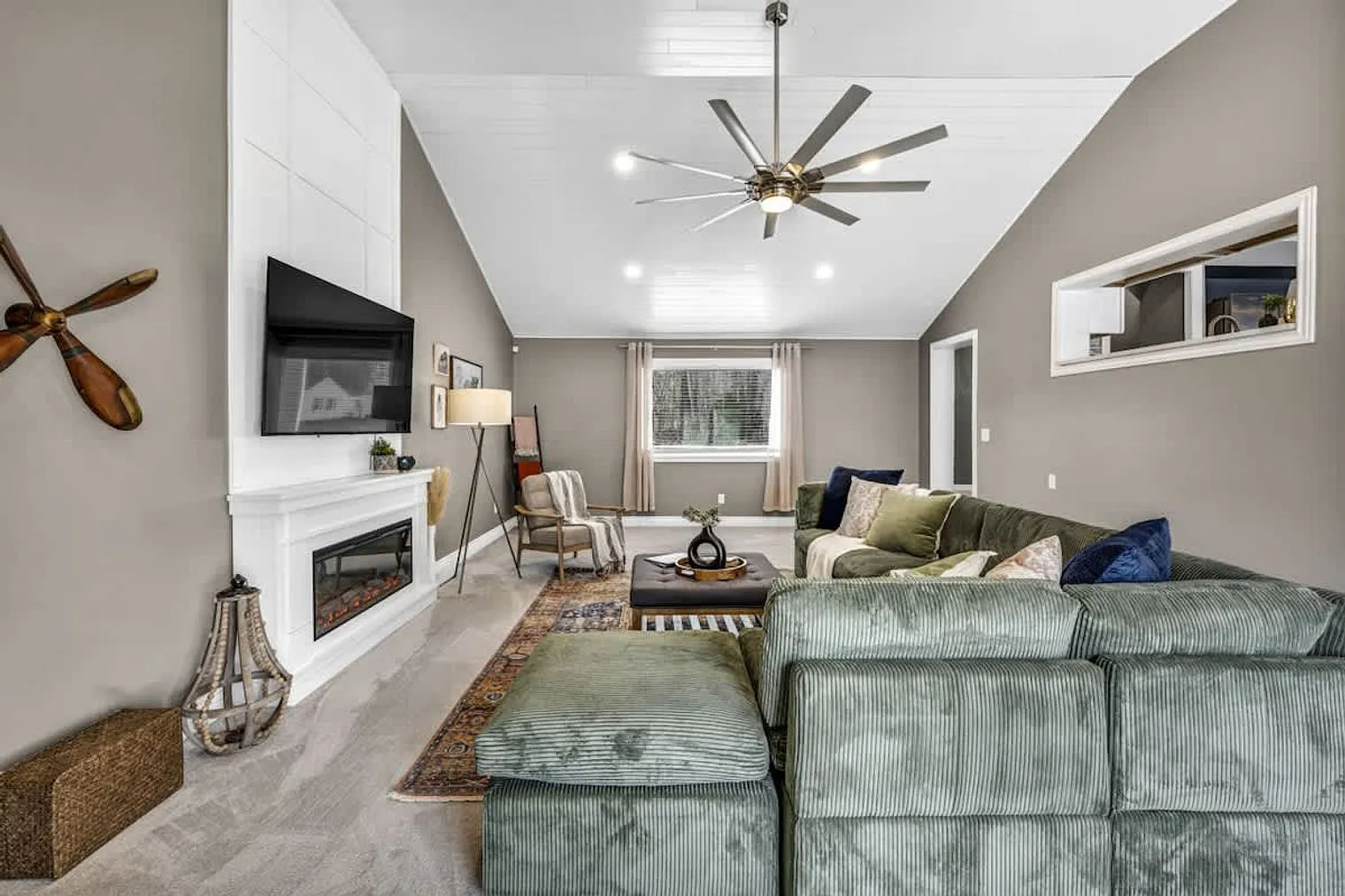 3 bed, 1.0 bath, 1506 sqft, $5,904 — Photo 4