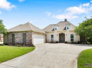 38302 Lakeview Ct, Prairieville, LA 70769