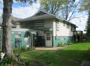 38055 N Watts Ave, Spring Grove, IL 60081