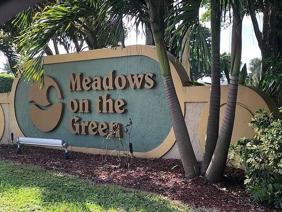 2nd image of 218 Meadows Cir #218