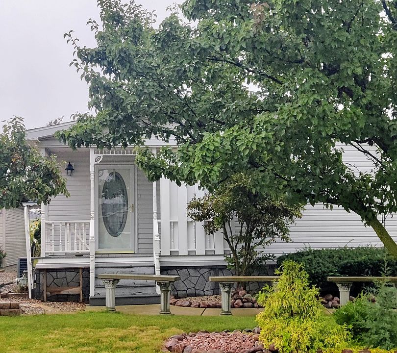 1st image of 22930 S Balmoral Dr