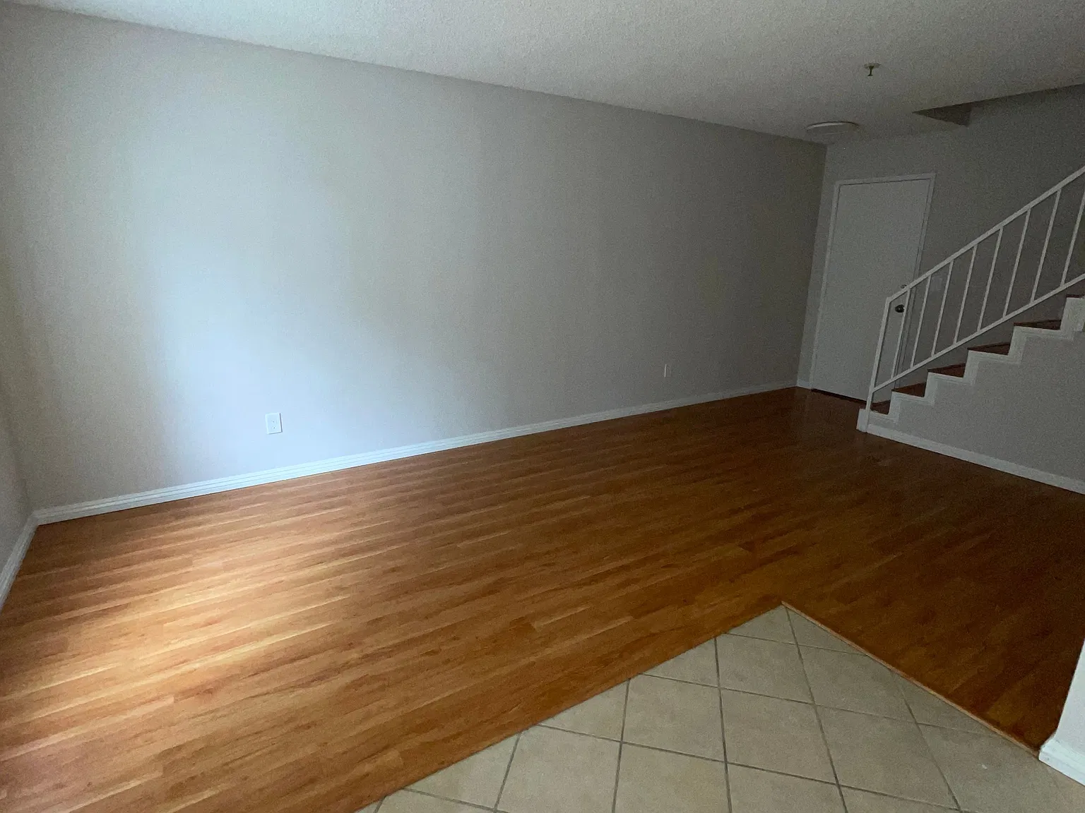 3 bed, 1200 sqft, $2,899 — Photo 3