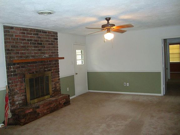 5th image of 1858 Lakeside Dr