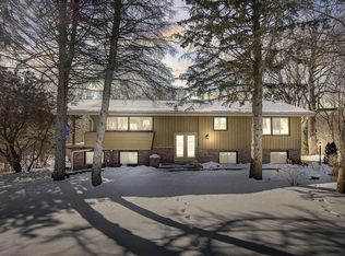 1661 Manchester Dr, Grafton, WI 53024