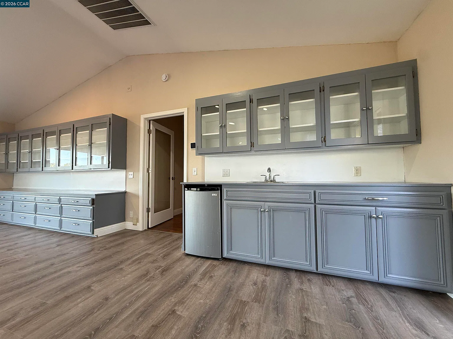 4 bed, 3000 sqft, $3,200 — Photo 4