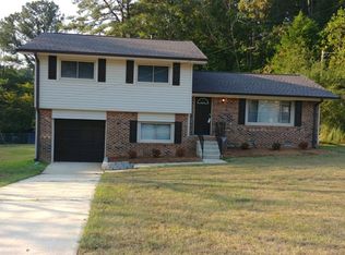 135 Meadowview Dr, Tyrone, GA 30290