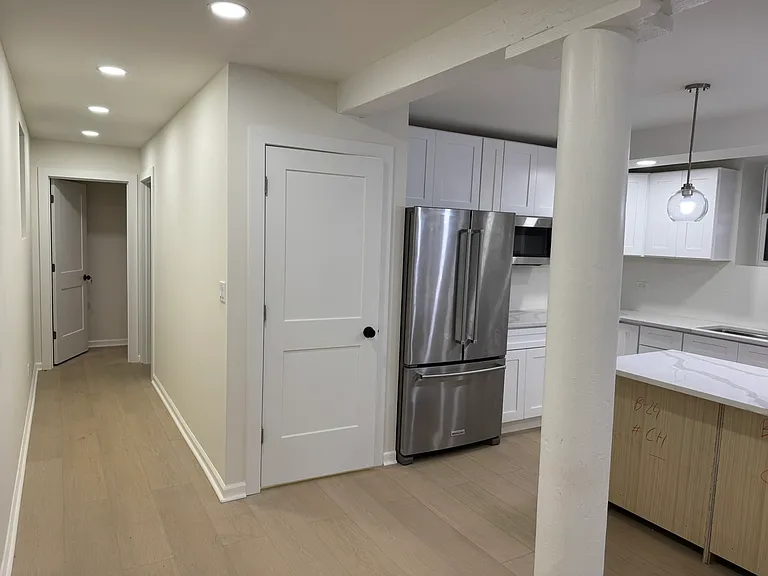 2133 W Evergreen Ave #G — Photo 4