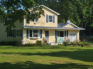 27 Summerset Dr, Smithtown, NY 11787