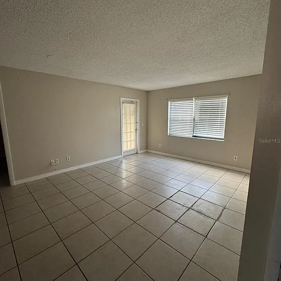 2416 SE Garden Ter #203 — Photo 4
