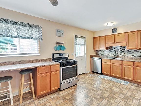 4th image of 4025 Jamestown St