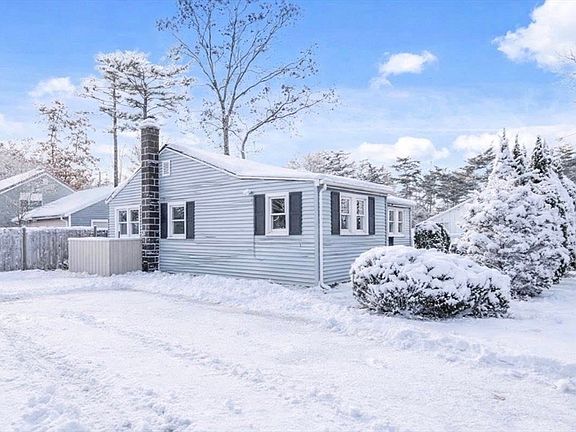 3rd image of 7 Cedar Dr