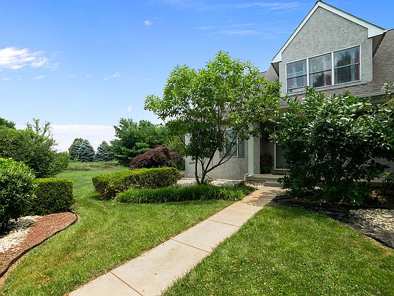 2nd image of 265 Regent Cir