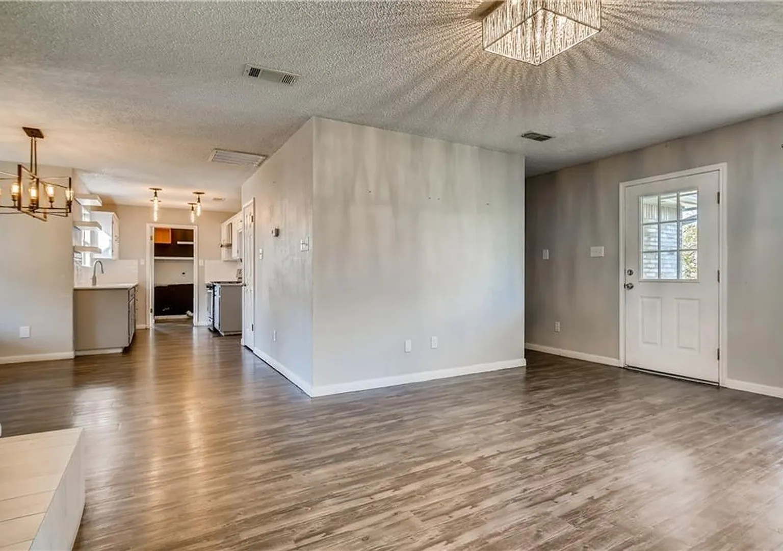 Charming Home in Round Rock TX — Photo 2