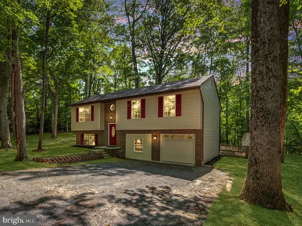 323 Maverick Rd, Lusby, MD 20657